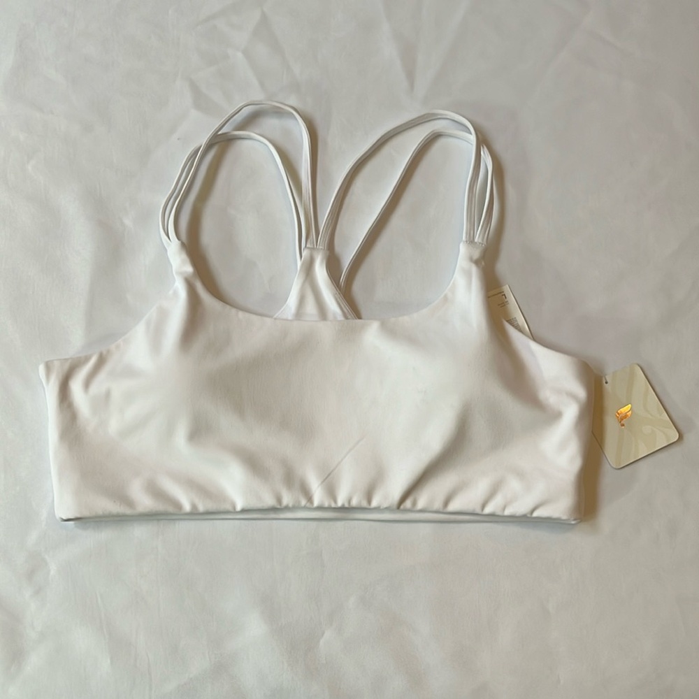 NWT Fabletics Sports Bra size Large.